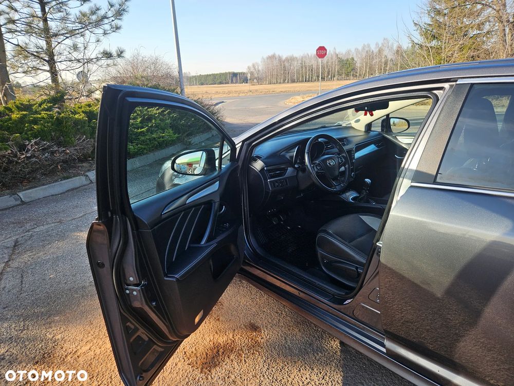 Toyota Avensis 2.0 D-4D Premium - 27