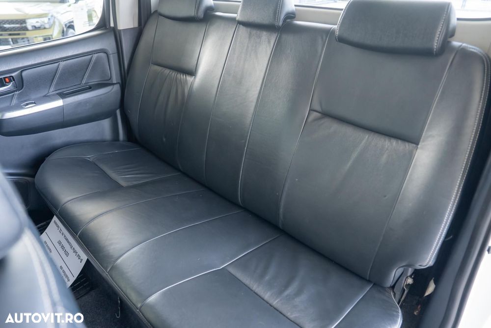 Toyota Hilux 4x4 Double Cab DPF Autm. Executive - 25