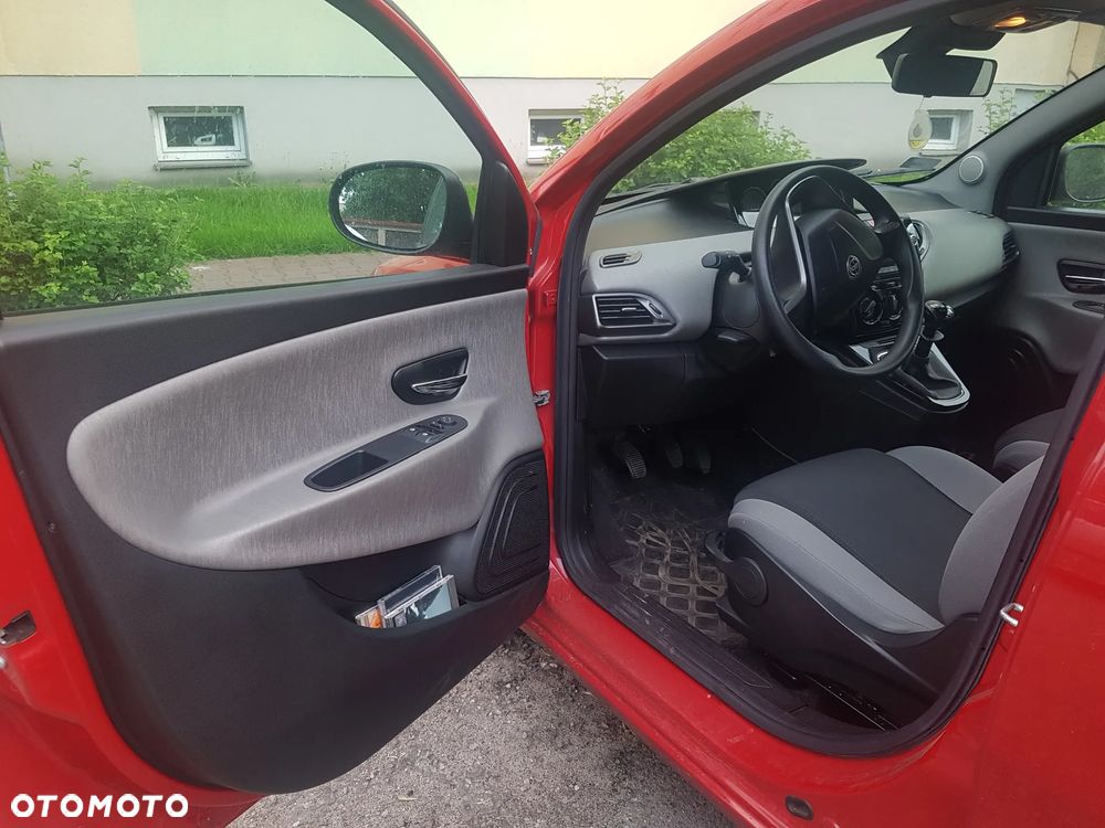 Lancia Ypsilon 1.2 8V Silver - 15