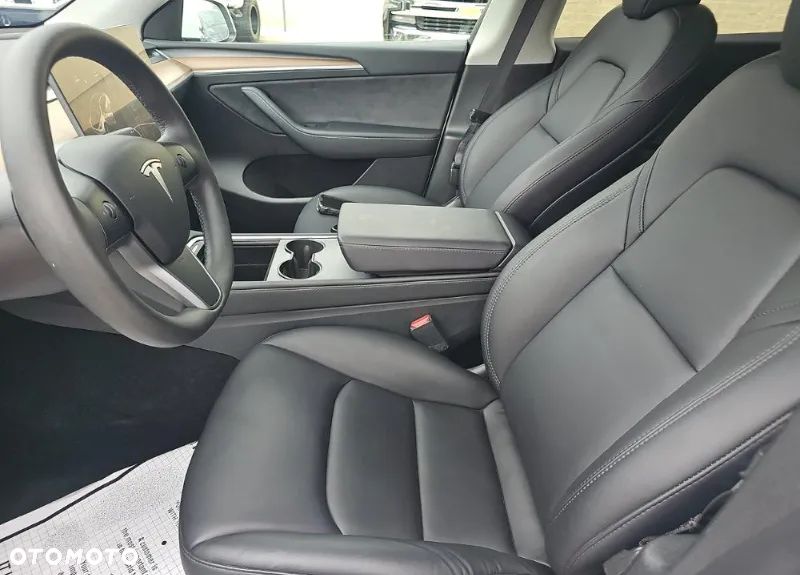 Tesla Model Y Long Range Dual Motor AWD - 8