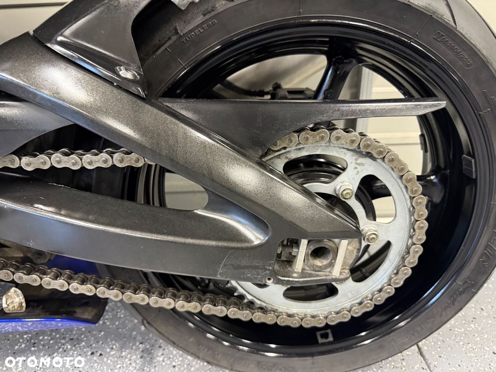 Yamaha R6 - 11