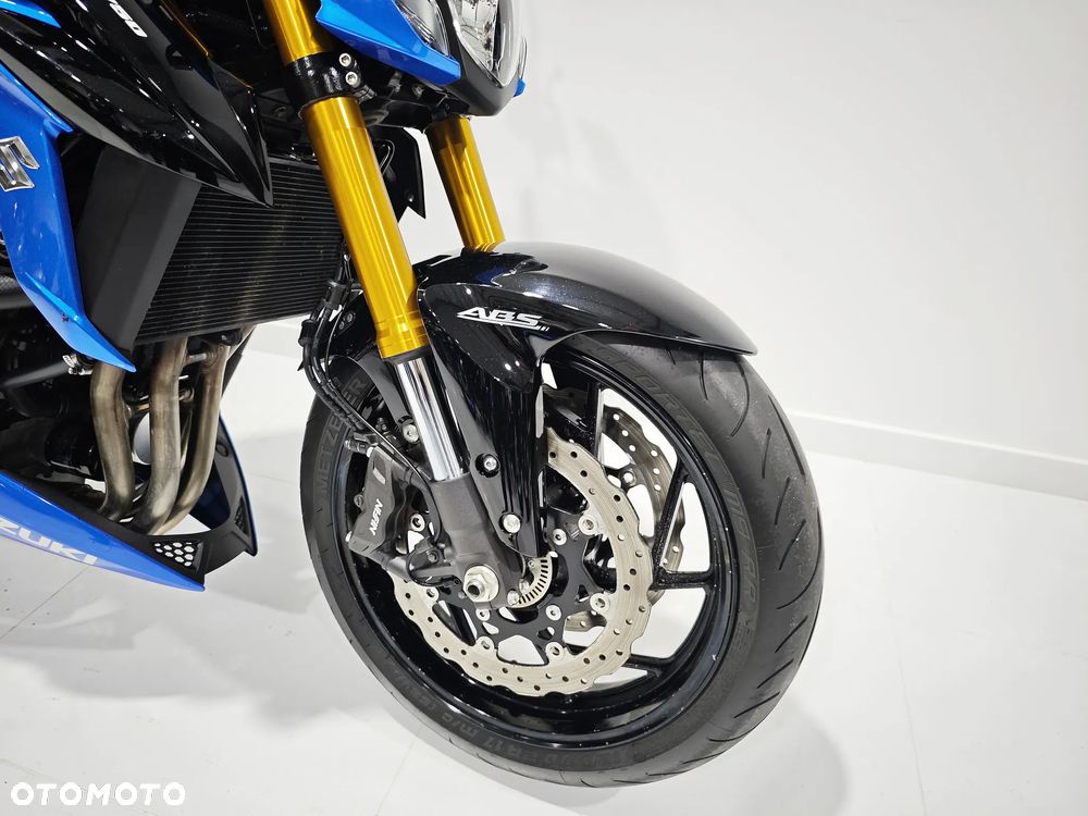 Suzuki GSX - 14
