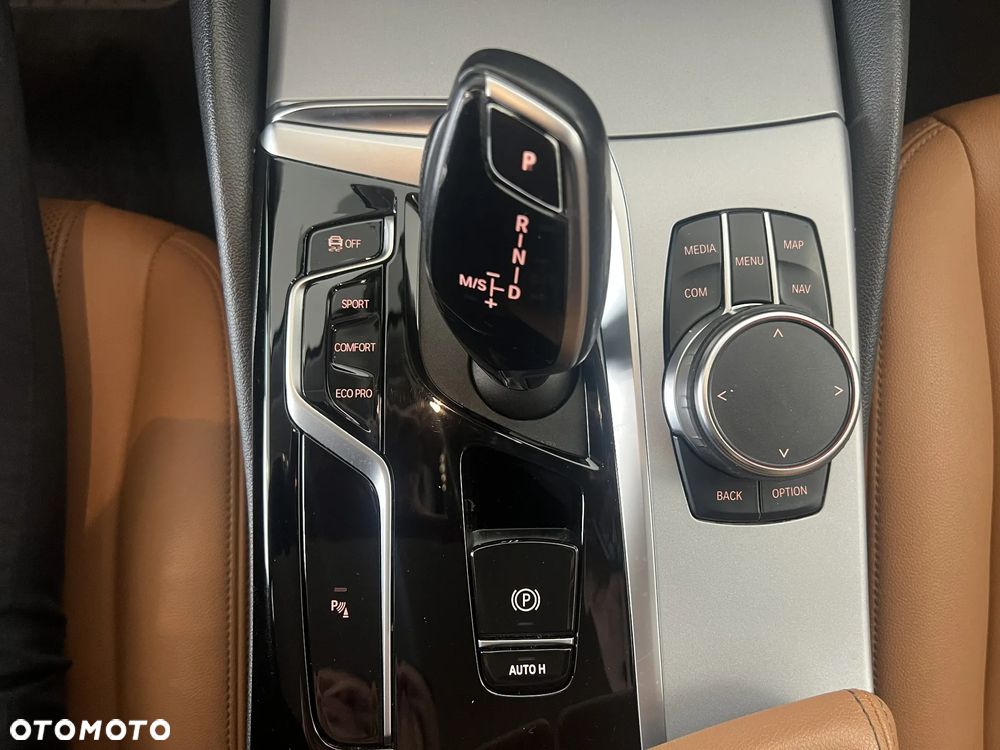 BMW Seria 5 520d mHEV - 23
