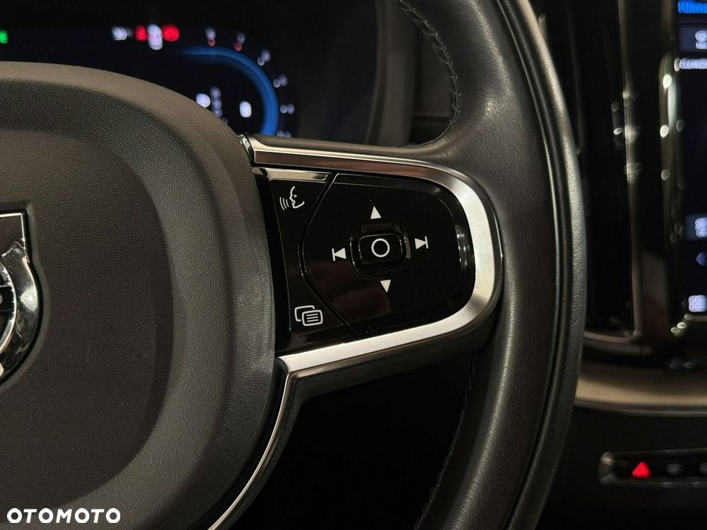 Volvo XC 60 - 21