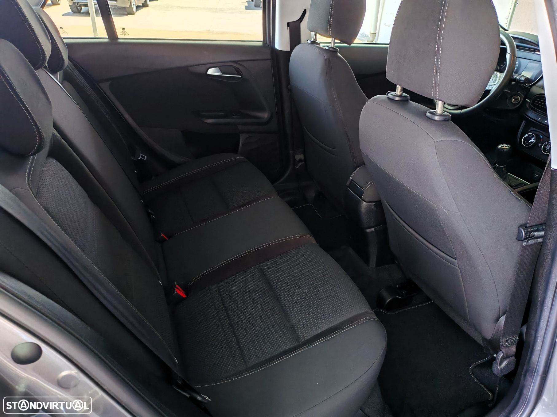 Fiat Tipo Station Wagon 1.3 M-Jet Lounge - 12