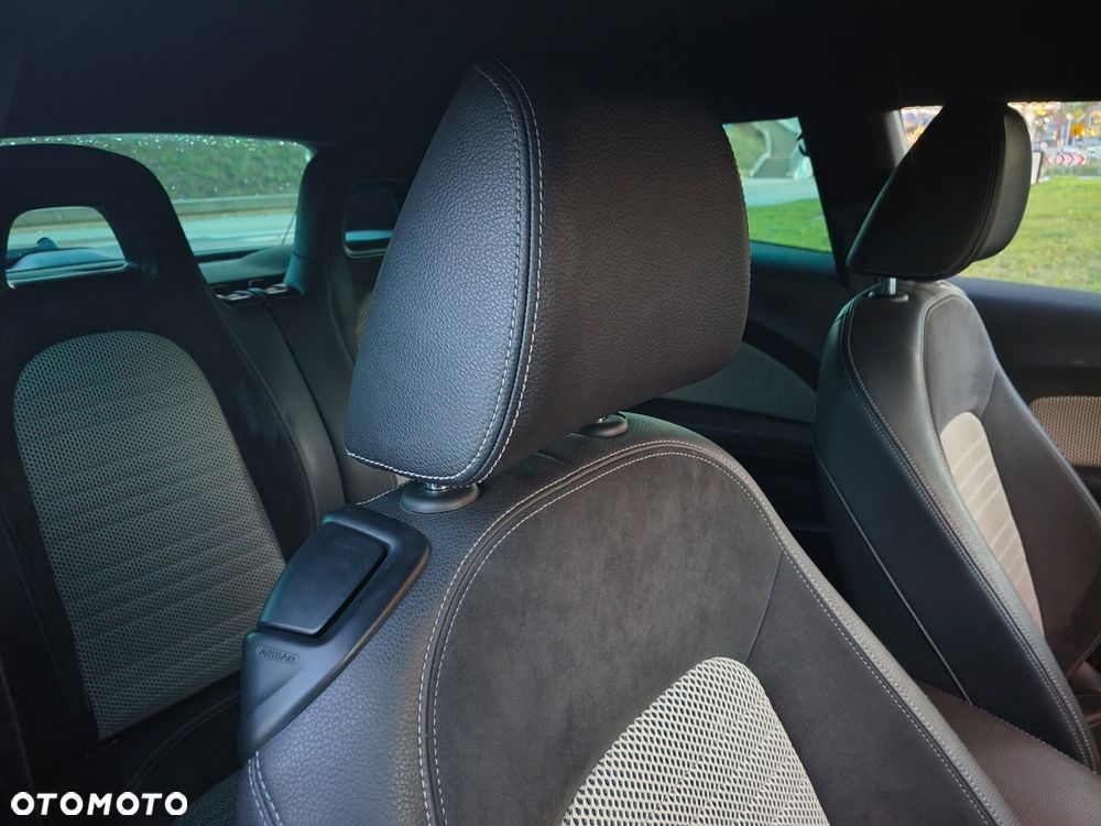 Volkswagen Scirocco 1.4 TSI Shark DSG - 23