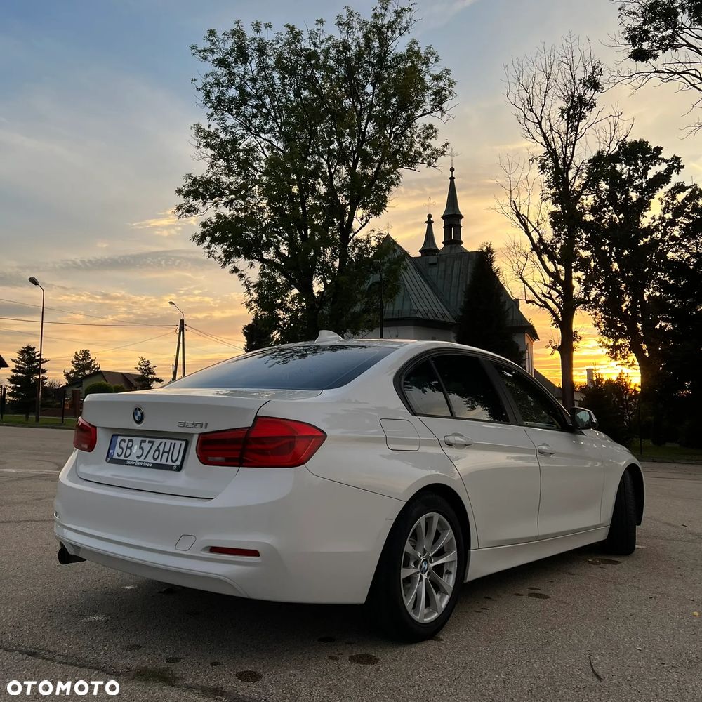 BMW Seria 3 320i - 3