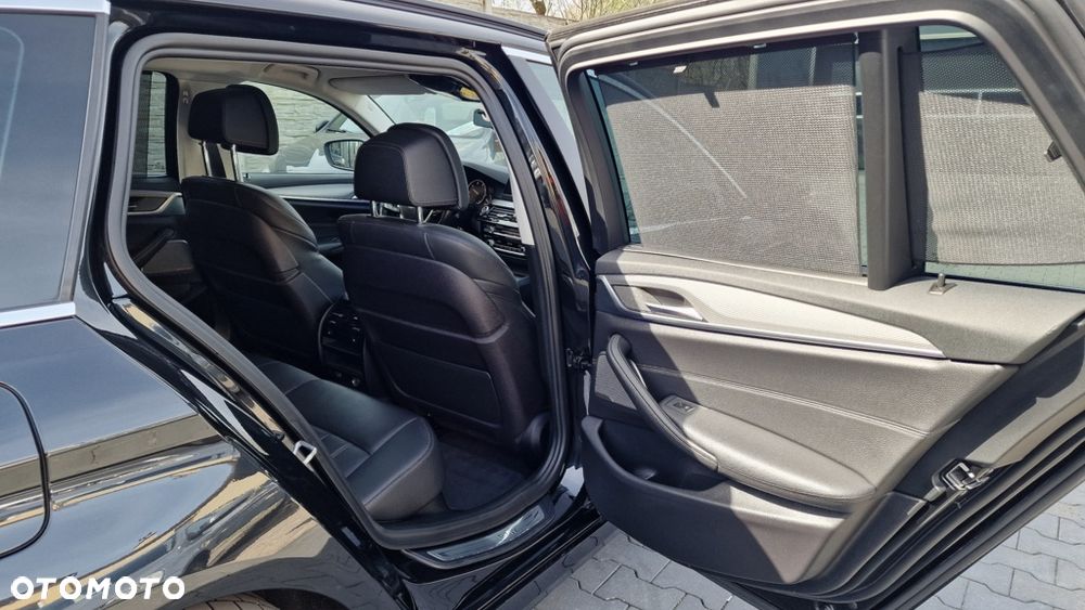 BMW Seria 5 530d Sport Line - 25