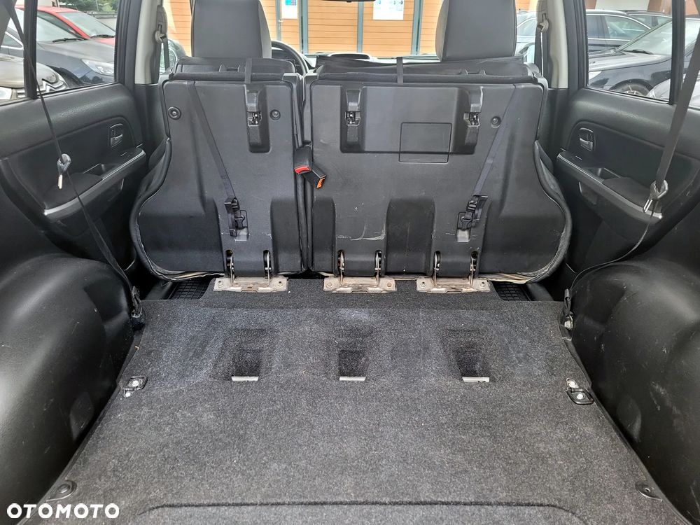 Suzuki Grand Vitara 2.0 Comfort + - 27