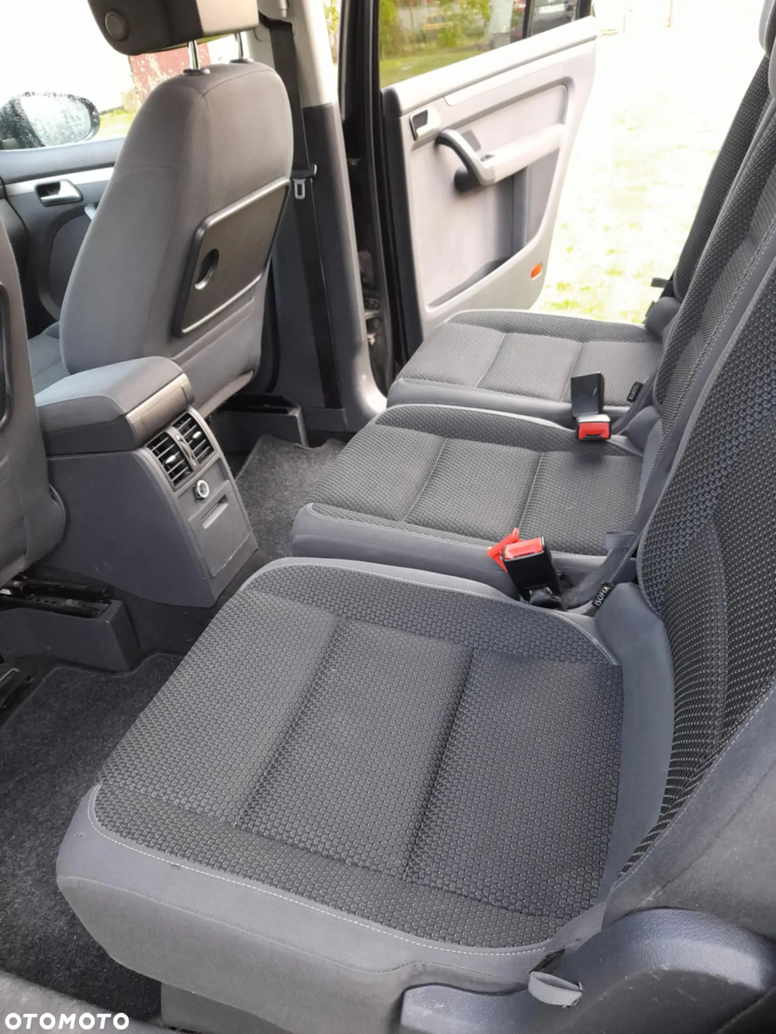 Volkswagen Touran 1.6 TDI DPF BlueMotion Technology Comfortline - 11