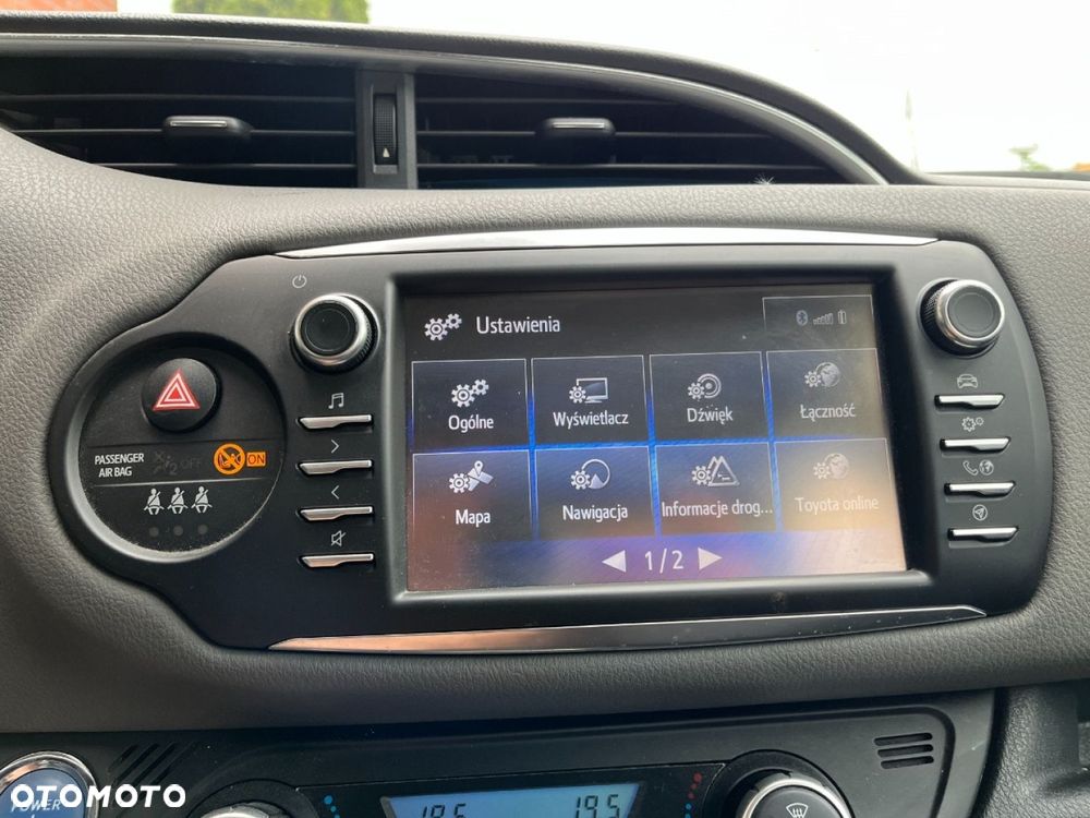 Toyota Yaris Hybrid 100 Business Edition - 14