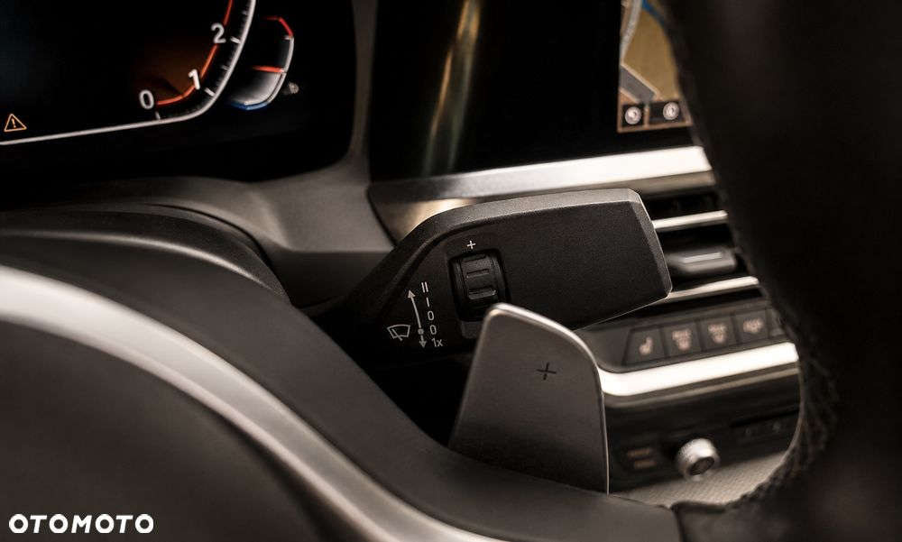 BMW Seria 3 320i M Sport - 13
