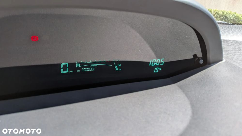 Toyota Yaris 1.3 - 17