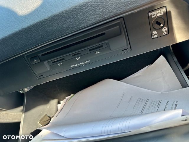 Skoda Octavia 2.0 TDI DSG RS - 20