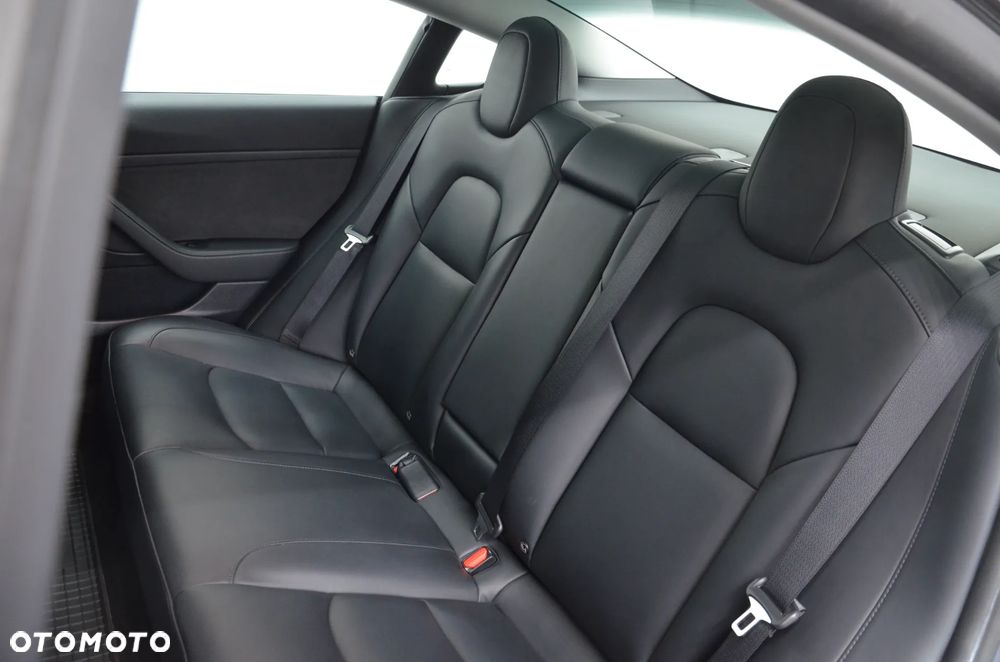 Tesla Model 3 Standard Reichweite Plus Hinterradantrieb - 13