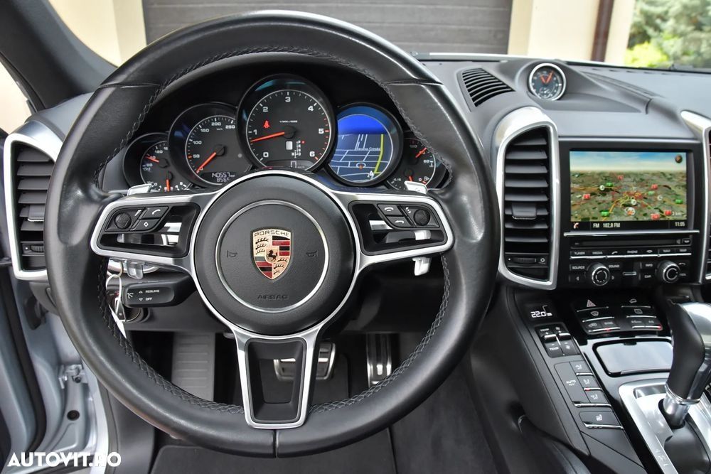 Porsche Cayenne - 17