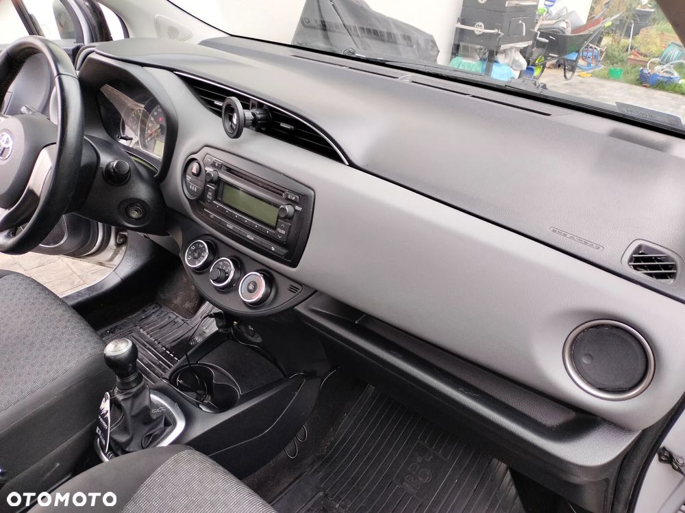 Toyota Yaris 1.0 Life EU6 - 13