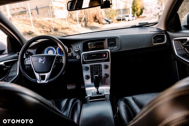 Volvo V60 D3 Geartronic R-Design - 13