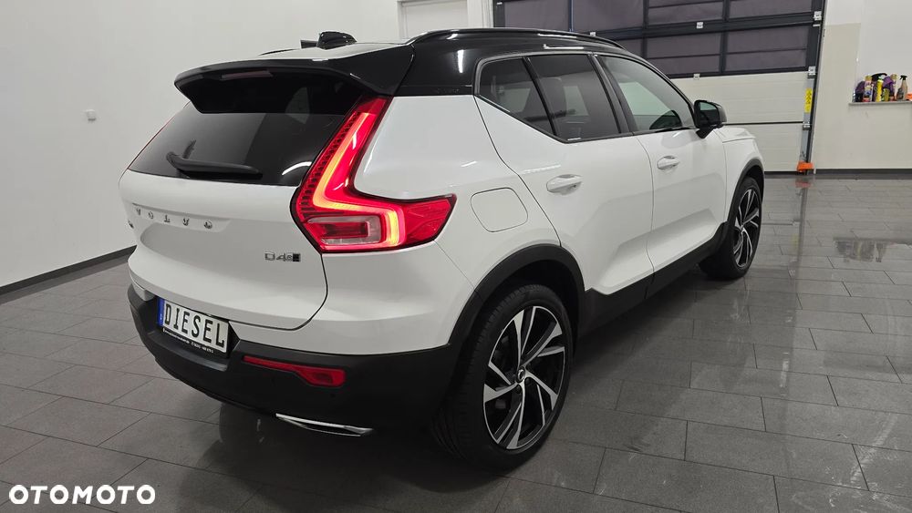 Volvo XC 40 D4 AWD Geartronic R-Design - 3