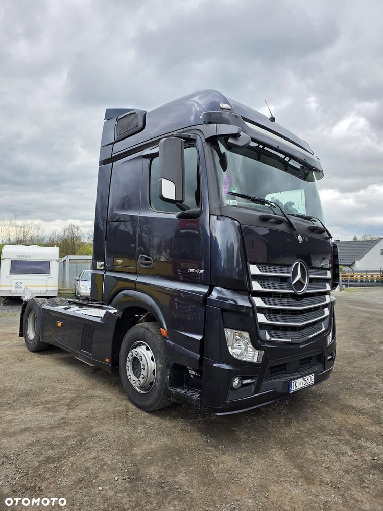 Mercedes-Benz Actros - 4