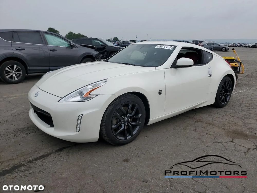 Nissan 370 Z - 1