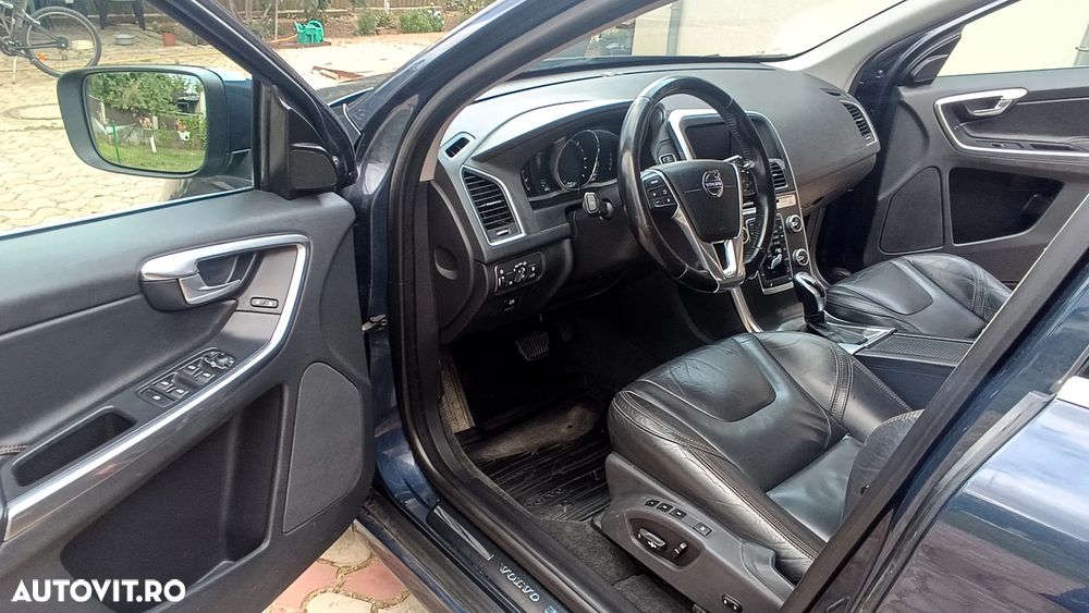Volvo XC 60 D5 AWD Momentum - 11