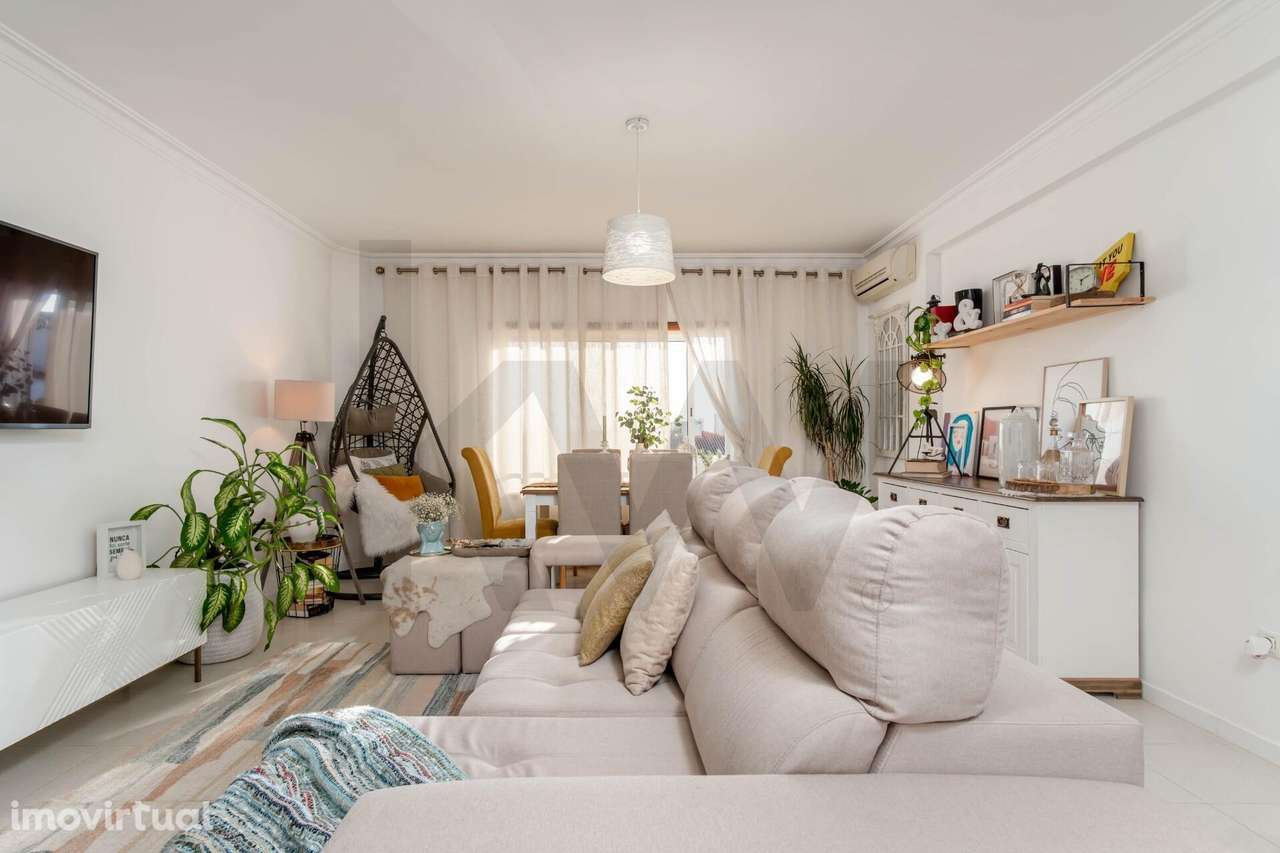 Apartamento T3, com Suíte, Arrecadação e Lugar de Garagem - Palhais, B - Grande imagem: 4/44