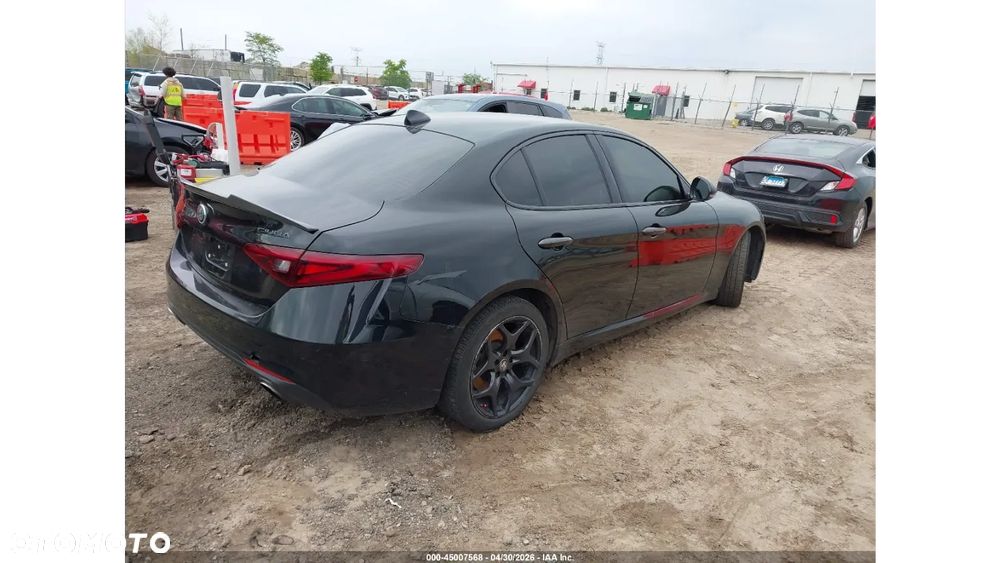 Alfa Romeo Giulia 2.0 Turbo 16V AT8-Q4 Ti - 7
