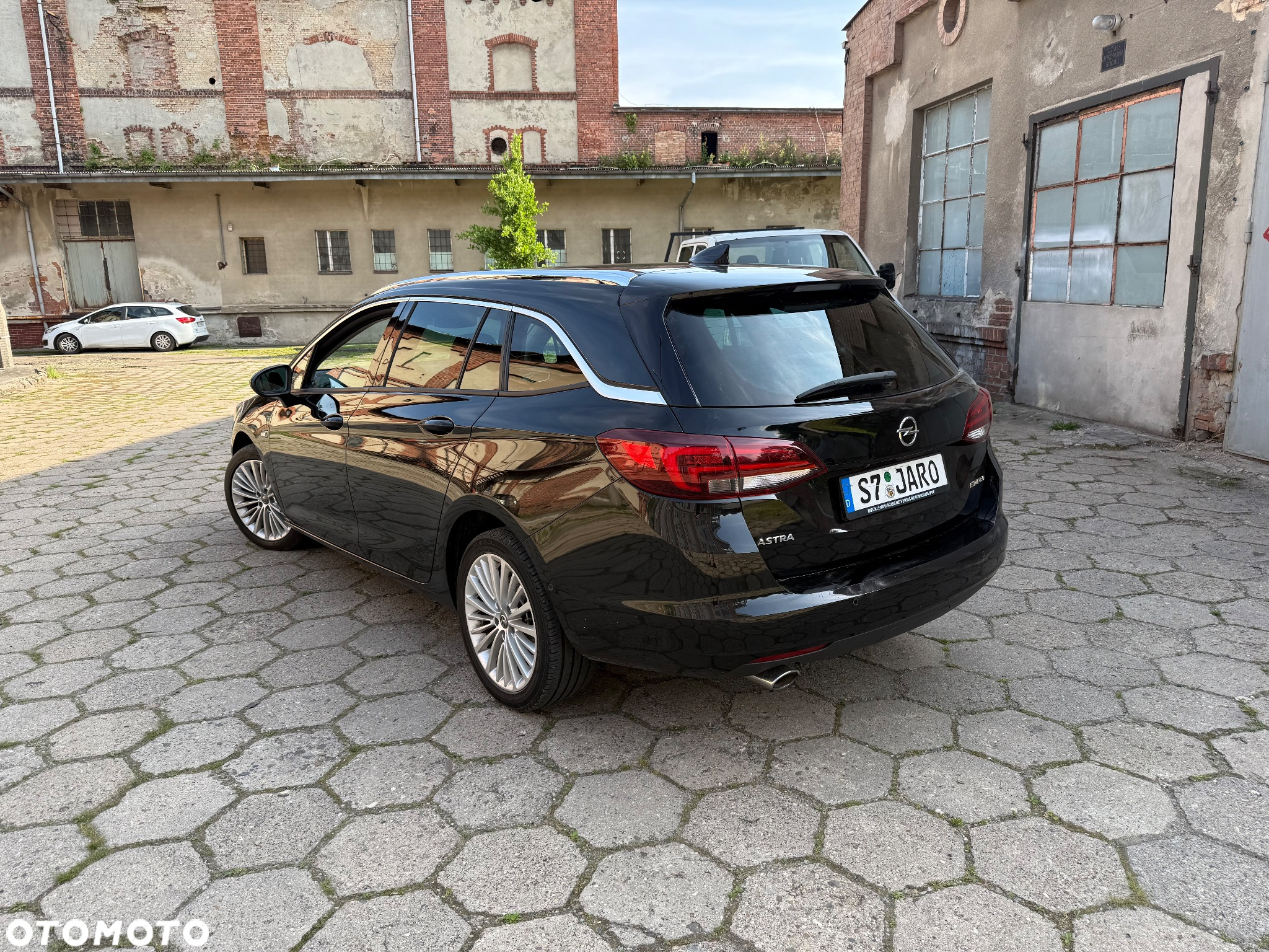 Opel Astra 1.6 BiTrb D (CDTI) Start/Stop Sports Tourer Business - 3