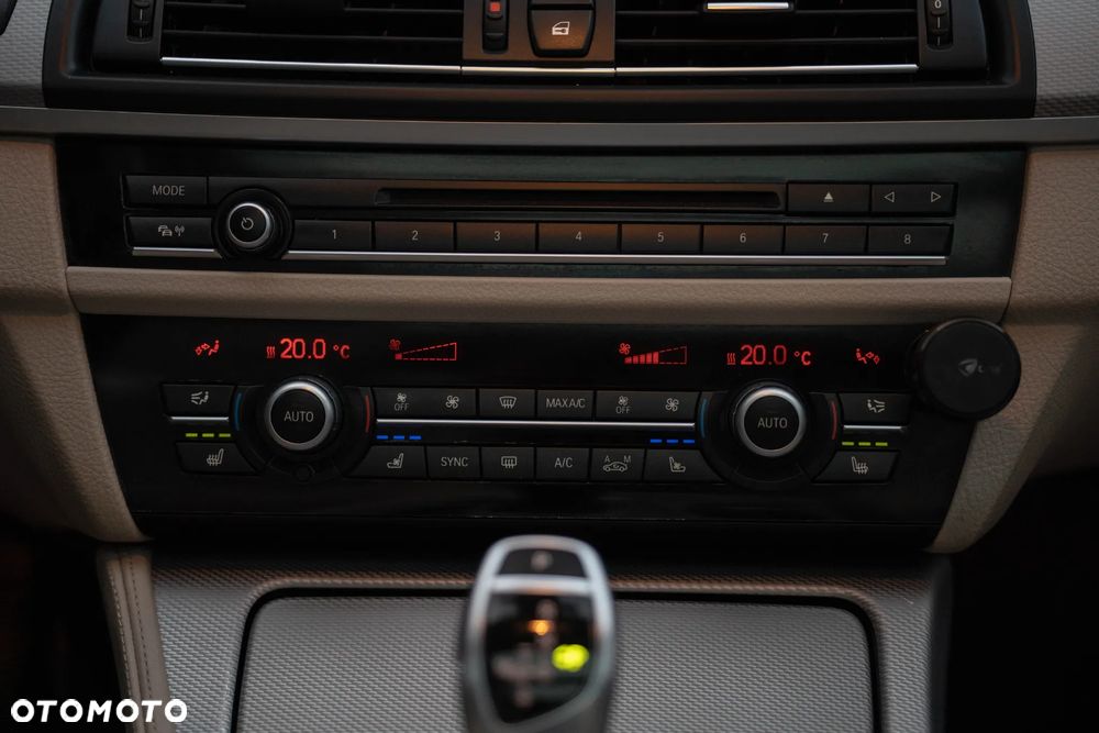 BMW Seria 5 530d xDrive Sport-Aut Luxury Line - 22