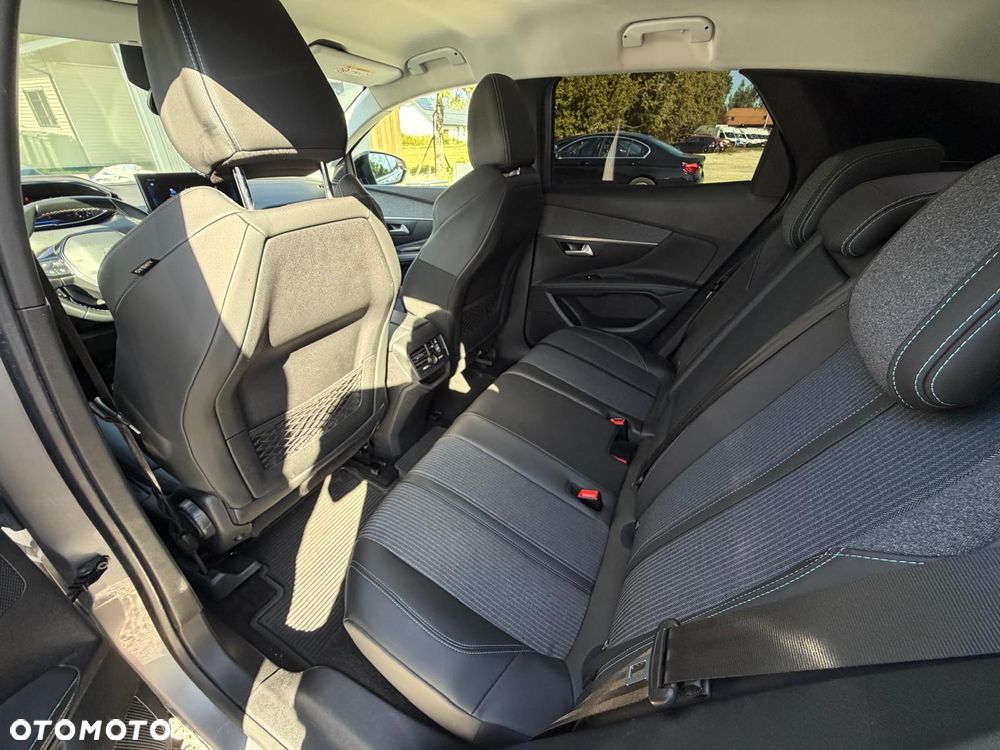 Peugeot 3008 BlueHDi 130 Stop & Start EAT8 Allure - 22