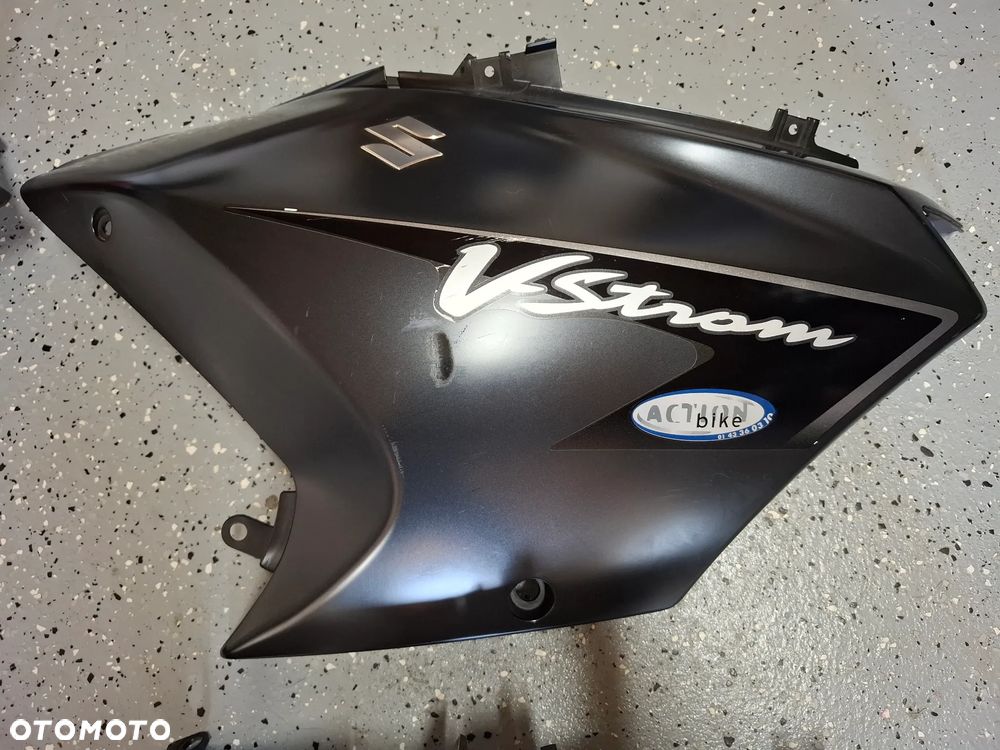 Suzuki DL 650 wypełnienie owiewka boczek bok - 3