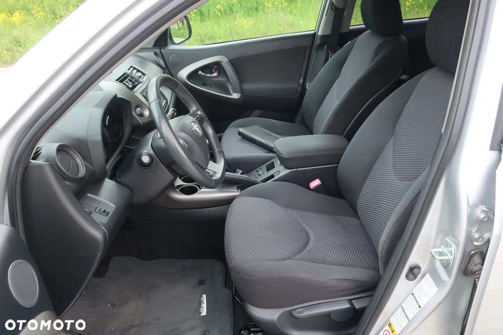 Toyota RAV4 2.2 D-4D 4x4 Executive - 8