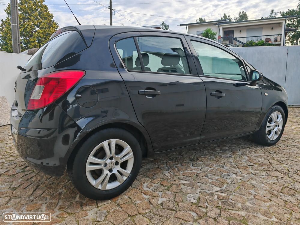 Opel Corsa 1.2 Enjoy - 2