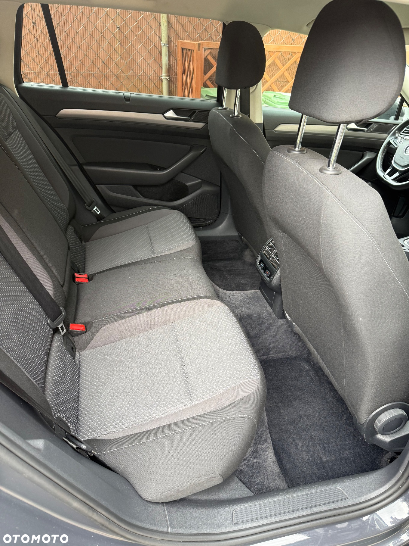 Volkswagen Passat 1.6 TDI BMT Trendline - 12