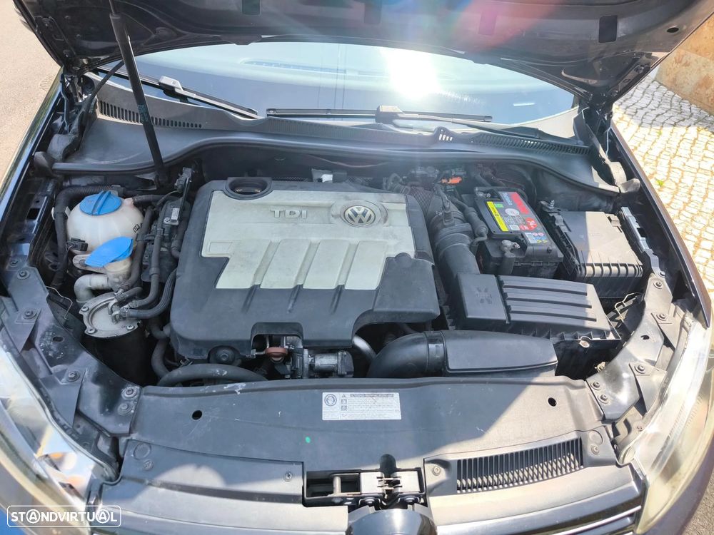 VW Golf 2.0 TDi Confortline - 25