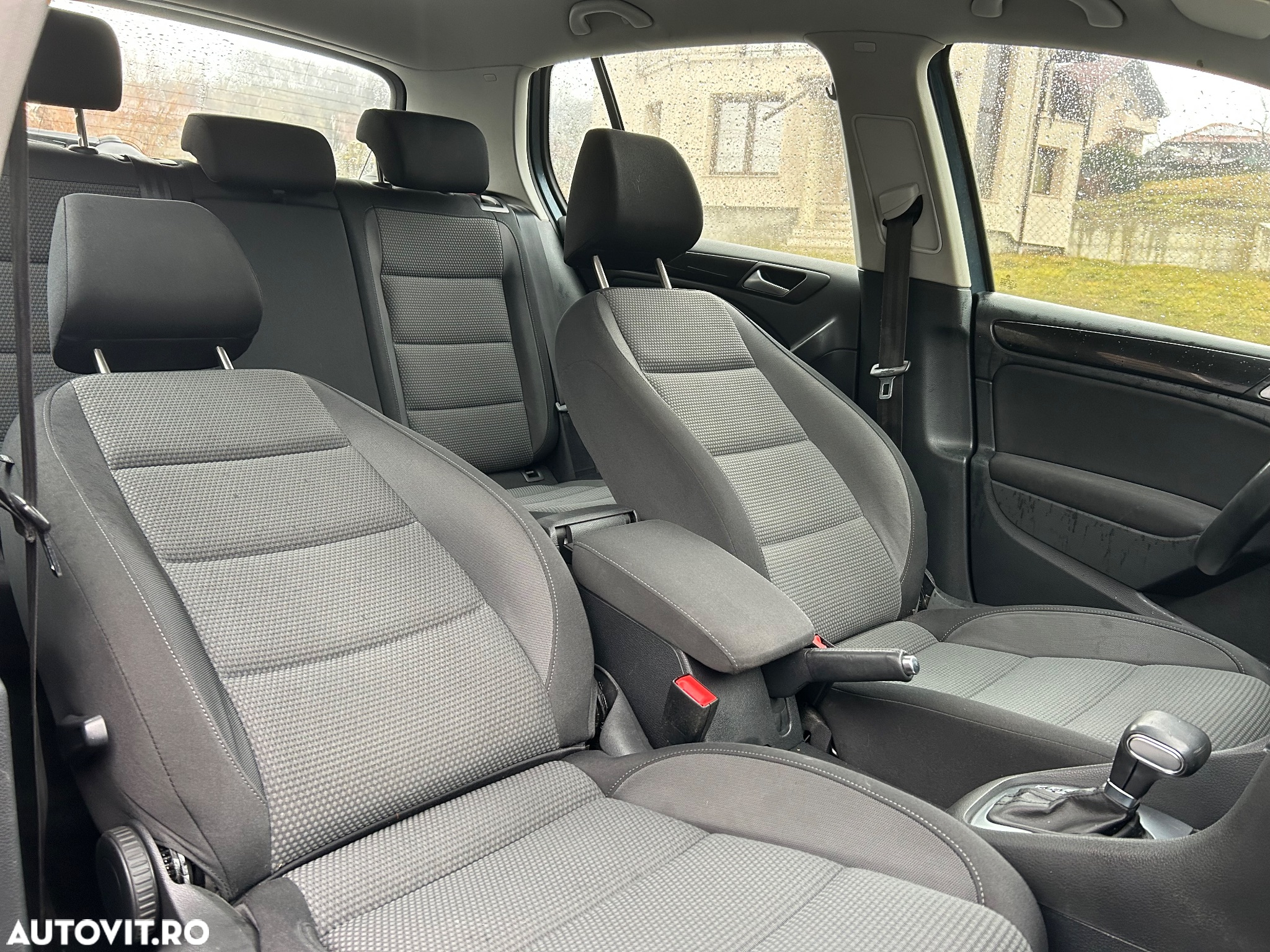 Volkswagen Golf - 9
