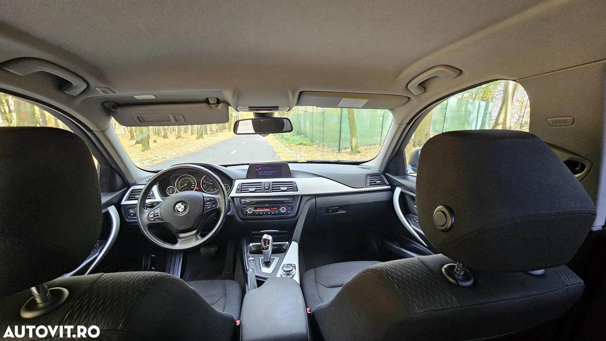 BMW Seria 3 318d Aut. - 12