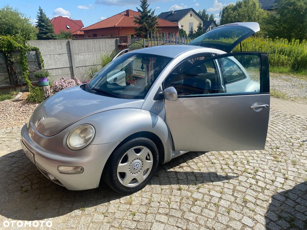 Volkswagen New Beetle - 2