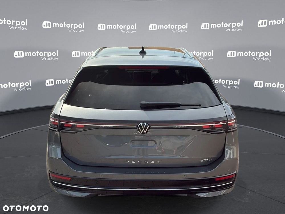 Volkswagen Passat - 9