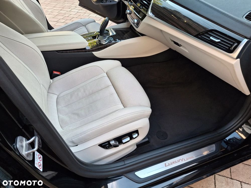 BMW Seria 5 530i Luxury Line - 15