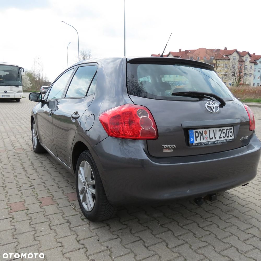 Toyota Auris 2.0 D-4D Life+ - 6