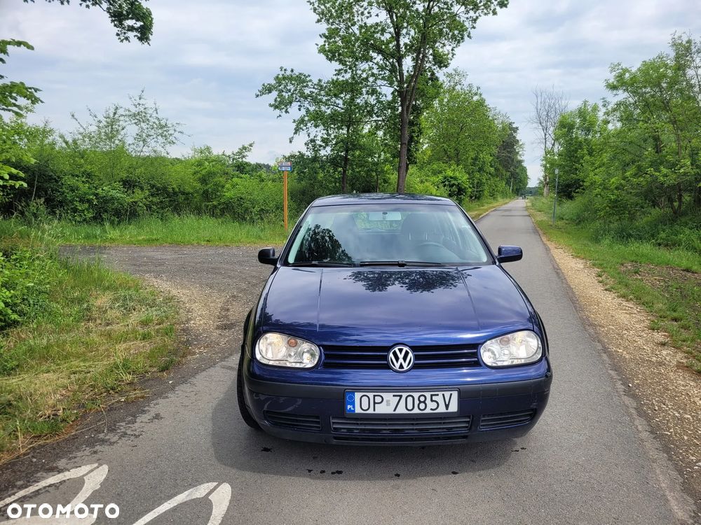 Volkswagen Golf - 2