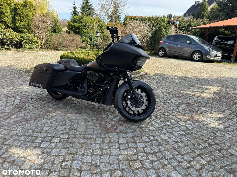 Harley-Davidson Touring Road Glide - 13