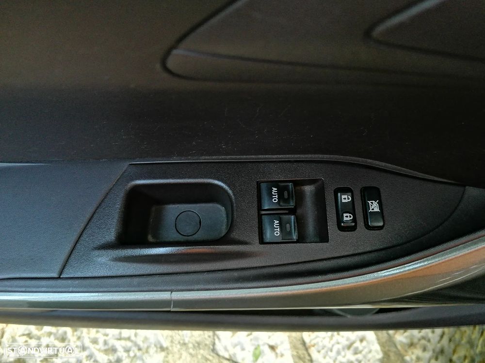Toyota iQ 1.0 VVT-i Essential+AC - 19