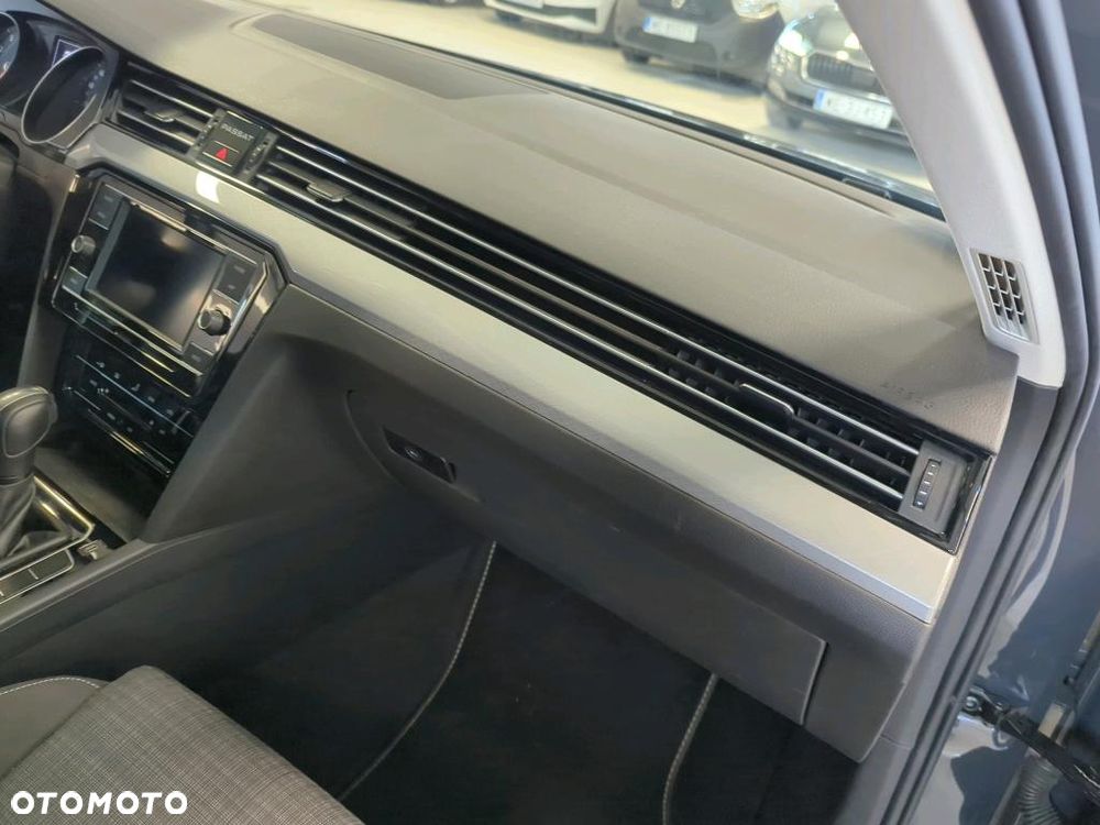 Volkswagen Passat Variant 1.5 TSI EVO Business DSG - 13