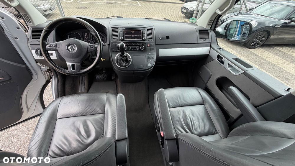 Volkswagen Caravelle - 13