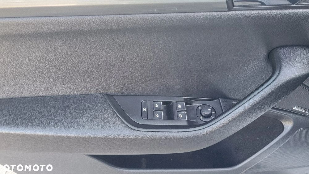 Skoda Superb 2.0 TDI DSG Premium Edition - 11