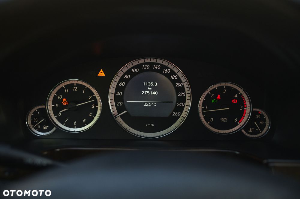 Mercedes-Benz Klasa E 200 CDI - 40