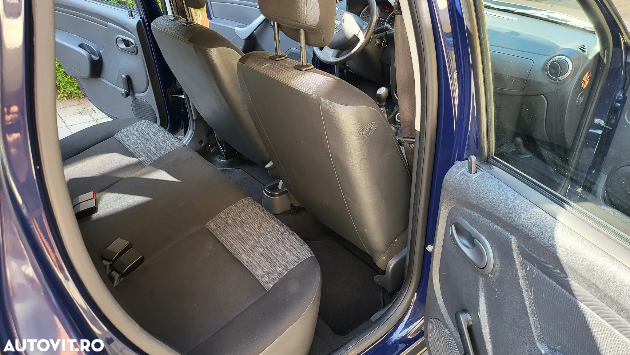 Dacia Duster 1.6 16V 4x4 Ambiance - 32